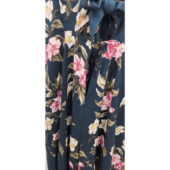 New NWT Volcom Haute Tropic Wide Leg Floral Jumpsuit Size Medium - Picture 11 of 12
